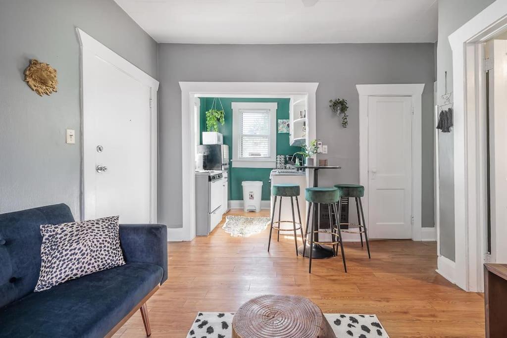 Jungle Themed Apt. Close To Coffee, Food + Shops! Tampa Eksteriør bilde
