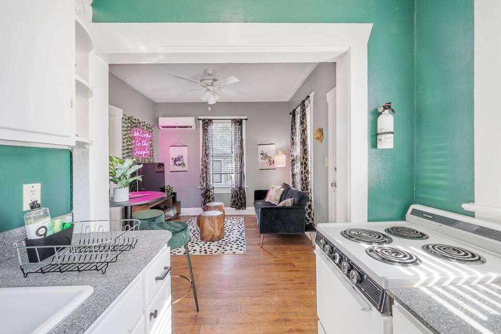 Jungle Themed Apt. Close To Coffee, Food + Shops! Tampa Eksteriør bilde
