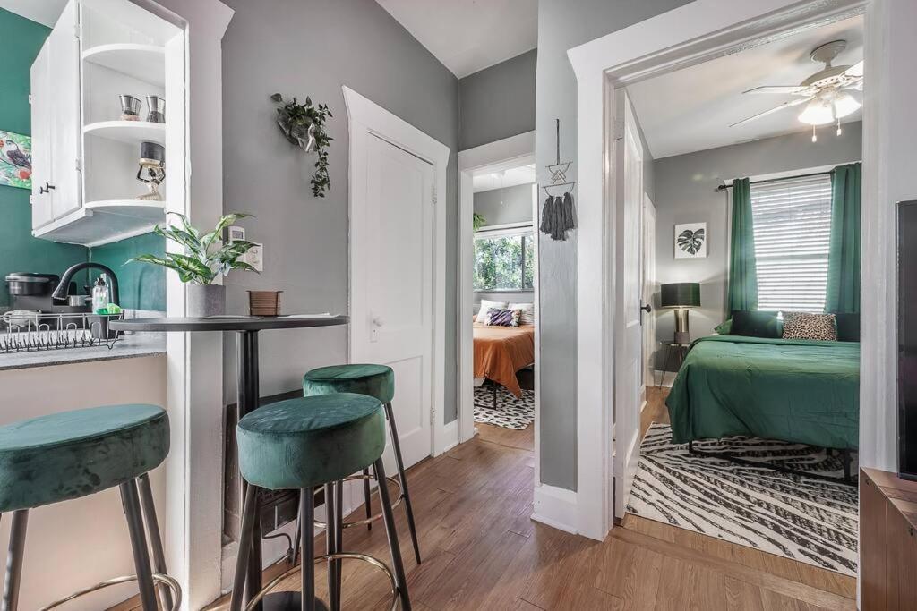 Jungle Themed Apt. Close To Coffee, Food + Shops! Tampa Eksteriør bilde